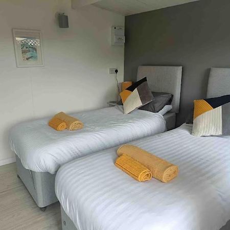 Private Lodge Close To Beaches And Goodwood Felpham Kültér fotó
